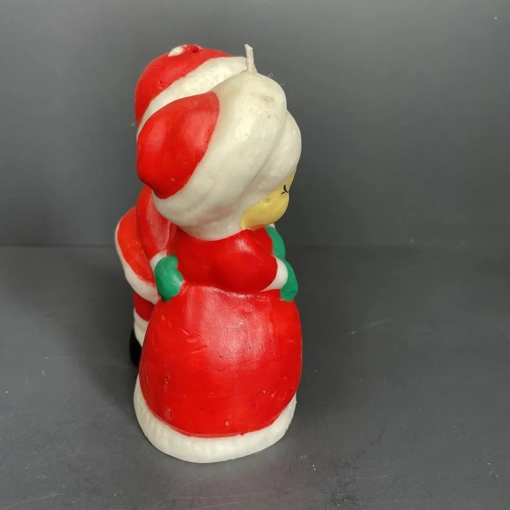 Vintage Santa Holding Mrs Claus Candle Christmas Holiday‎ Hugging Unused